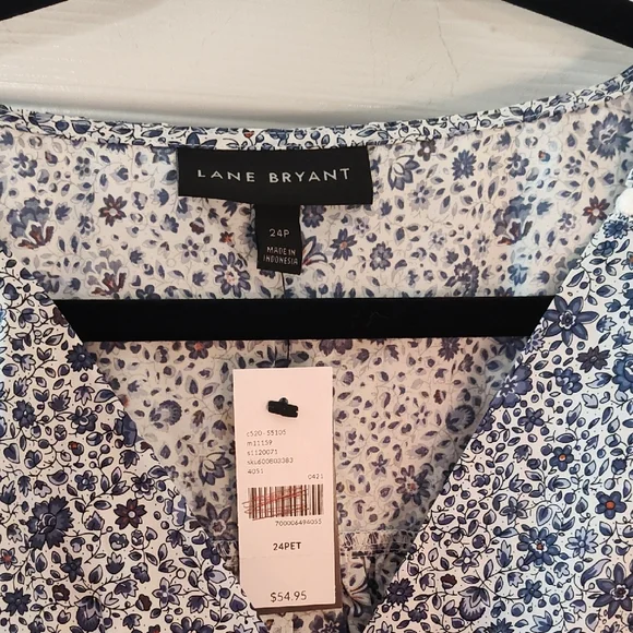 Lane Bryant Blue and White Floral Top 24P - Picture 2 of 6